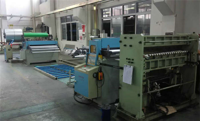 剪板機配1400伺服送料機矯正機自動(dòng)開(kāi)卷機生產(chǎn)線(xiàn)視頻