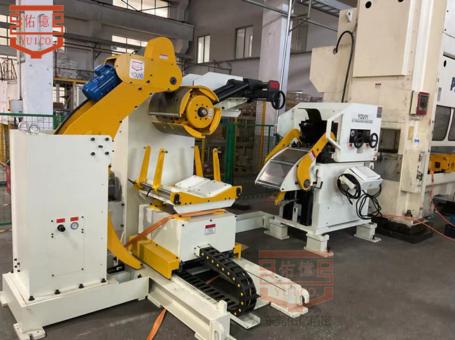 「智能升級」三合一送料機如何實(shí)現汽車(chē)配件沖壓良品率提升30%+
